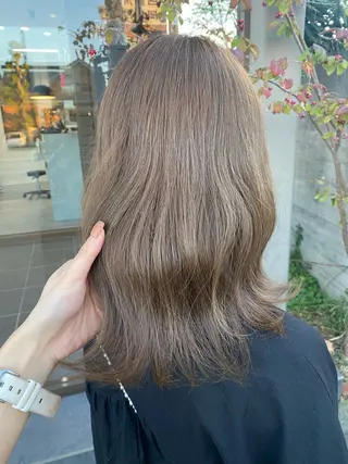 セミロング カラー CIEN所属・松下 育未のヘアスタイル