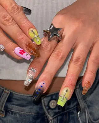 ネイル 8113 海外/y2k/韓国のネイルデザイン