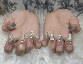 セミロング Pio Mielのネイルデザイン