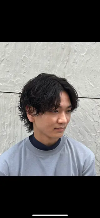 パーマ メンズハイトーン 北斗💍レイヤーのヘアスタイル
