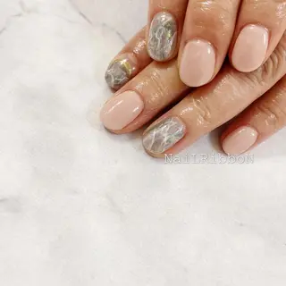 ネイル ネイルリボン 受付スタッフのネイルデザイン