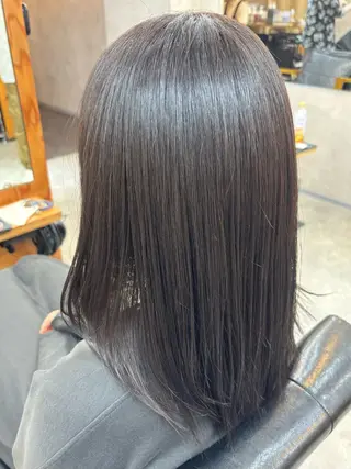 ミディアム カラー 藤井 悠希のヘアスタイル