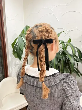 セミロング ヘアアレンジ Eleanor 池袋 🧸Madoka🧸のヘアスタイル