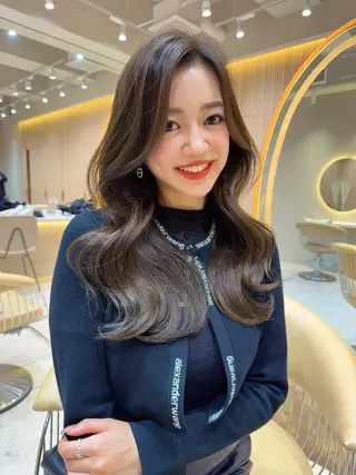 セミロング カラー レイヤー❣️縮毛矯正 川村利幸のヘアスタイル