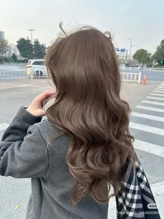 ロング 肌なじみベージュ 🦋azu🦋のヘアスタイル