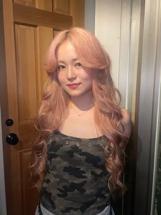 ロング 兼西 菜摘のヘアスタイル