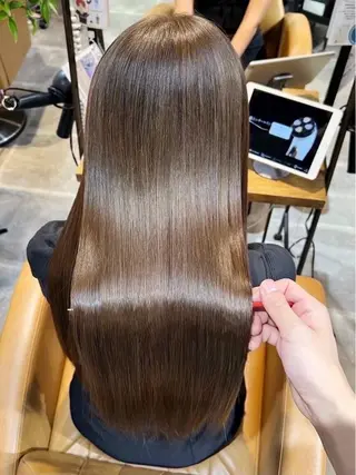 ロング londnaitre 乙川友杏のヘアスタイル