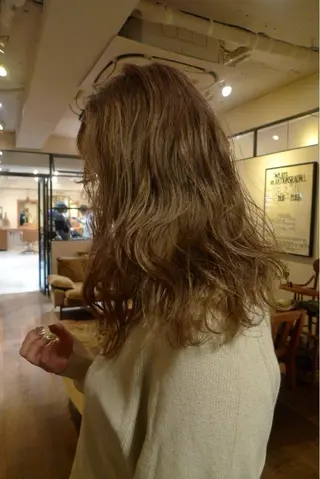 ロング カラー ファッションに 溶け込むstyleのヘアスタイル