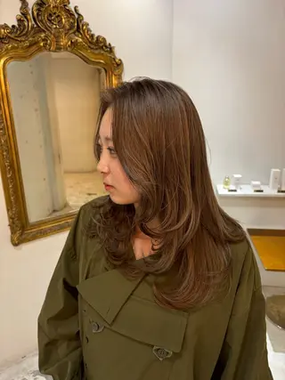 ロング 🩶ハイトーン🖤 URARAのヘアスタイル