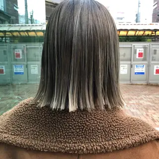 ショート カラー ヘアアレンジ BRUNTJET所属・MAEDA MADOKAのヘアスタイル