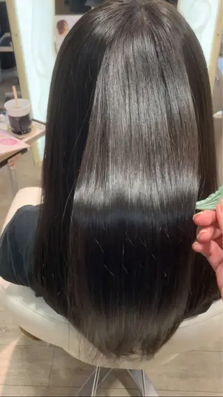 ロング カラー レイヤー/ブリ ーチ/ 岡本美優のヘアスタイル