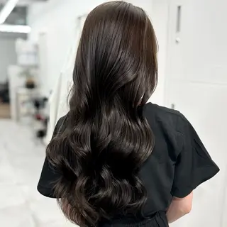 ロング カラー ブリーチなし/レイヤ ー特化🌈Tommyのヘアスタイル