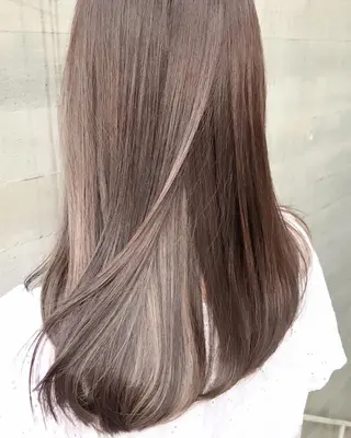 ロング コールネックスザサロン所属・白髪ぼかし×デザイン 🕊️🫧ホウジョウのヘアスタイル