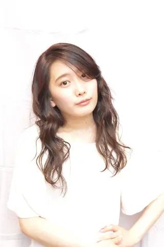 セミロング パーマ 星 沙織のヘアスタイル