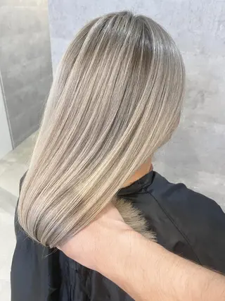 ミディアム カラー ヘアアレンジ ネイル マツエク・マツパ アイブロウ 井上 一平のヘアスタイル