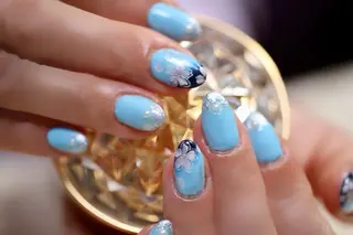 ネイル ママリンド　志村坂上店所属・しみ えんのネイルデザイン