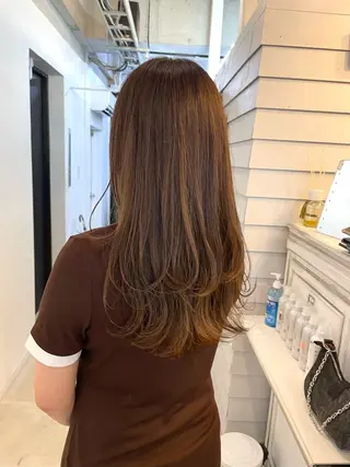 ロング 柔らかいヘアカラー 大成のヘアスタイル