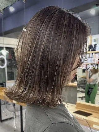 カラー hinano/ 梅田 デザインカラーのヘアスタイル