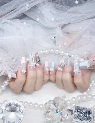 ネイル Yudia🦋 azuのネイルデザイン