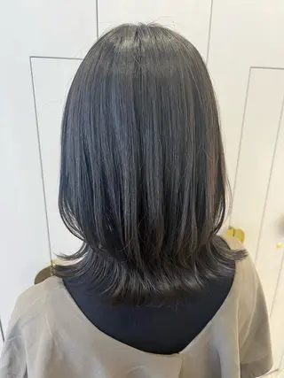 ミディアム カラー 比嘉 黎花のヘアスタイル