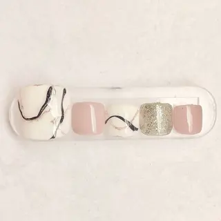 ネイル 早野 美菜子のネイルデザイン