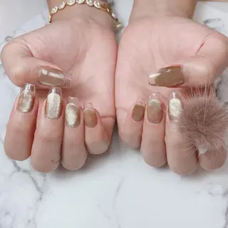 セミロング ネイル 石原 夕華のネイルデザイン