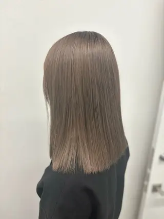 セミロング カラー モテ髪💕ハイトーン ベージュ yuriaのヘアスタイル