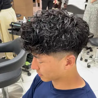 ショート パーマ メンズ フェザーパーマ職人 🪶ryosukeのヘアスタイル