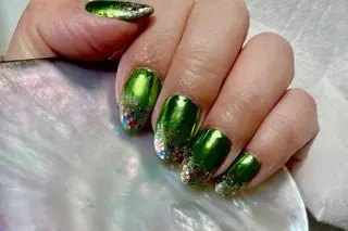 ネイル ママリンド　志村坂上店所属・しみ えんのネイルデザイン