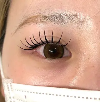 マツエク・マツパ 西林 伶架のヘアスタイル