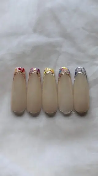 ネイル 関山 志乃のネイルデザイン