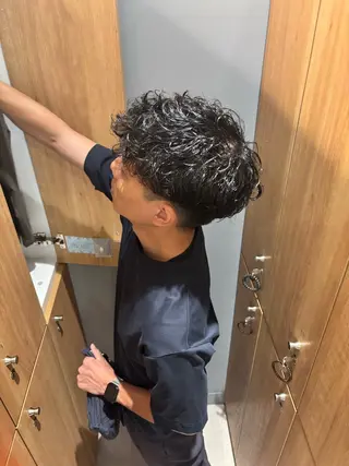 ショート カラー パーマ メンズ 加藤 愛実のヘアスタイル