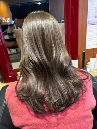 セミロング UNREVE所属・藤井 麗桜のヘアスタイル