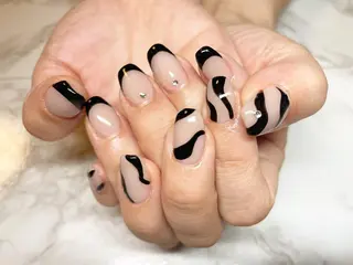 ミディアム ネイル Nail Salon Ｏｌｕ.のネイルデザイン