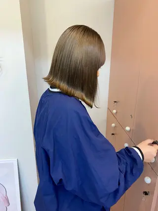 ミディアム カラー mite hikariのヘアスタイル