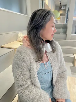 カラー 大塚 夏生のヘアスタイル