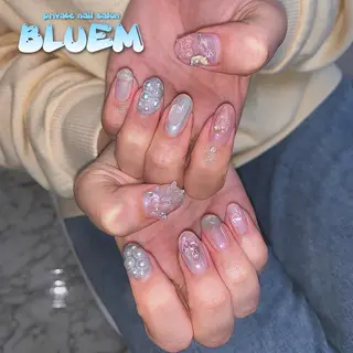 ネイル BLUEM なな🐶のネイルデザイン