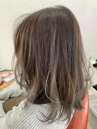 セミロング カラー fio マナミのヘアスタイル