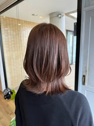 ミディアム カラー ツキダテ ユイのヘアスタイル