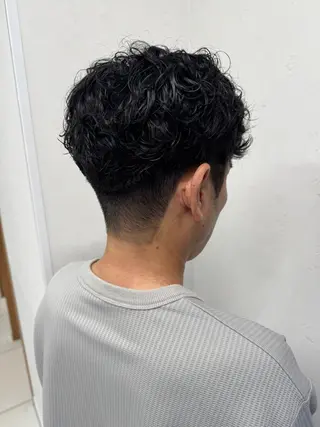 ショート メンズ パーマ/ハイトーン /吉田眞のヘアスタイル