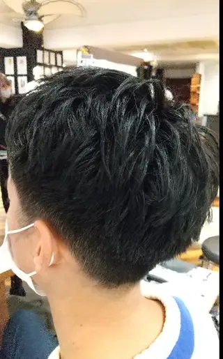 カラー ショート メンズ ✂デザインカット🐟 高評価✂戸崎俊成✂のヘアスタイル