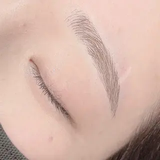 アイブロウ Salon de dahan所属・SALON DE DAHANのネイルデザイン