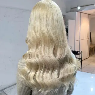 ロング カラー RYOSUKE ハイトーンのヘアスタイル