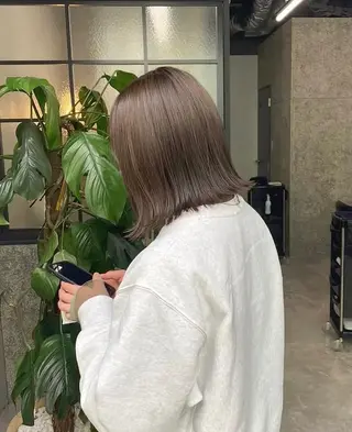 ミディアム ブリーチなしダブルカ ラー🩶manamiのヘアスタイル