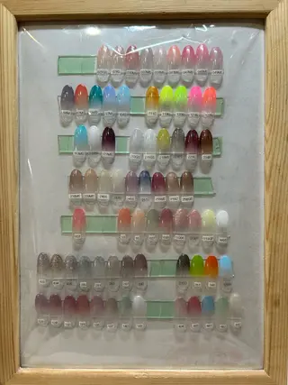 ネイル REMIA 横須賀中央店所属・REMIA 羽鳥のネイルデザイン