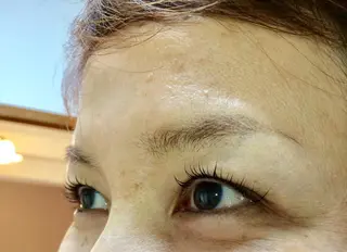 マツエク・マツパ サロン・ド・オレンジ所属・吉田 尚美の眉毛・アイブロウイメージ
