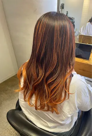 ロング カラー パーマ ヘアアレンジ ハイトーンカラー🤍 山下 優華のヘアスタイル