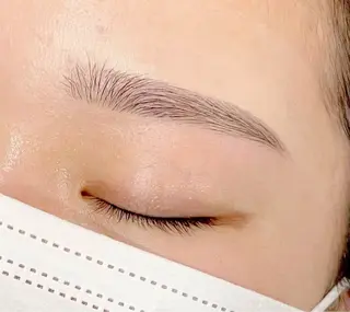 アイブロウ ROSANNA 斉藤のマツエク・マツパデザイン