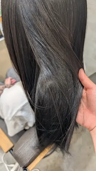 カラー 【女性限定】 しおりのヘアスタイル