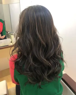 セミロング 山岡 徹也のヘアスタイル